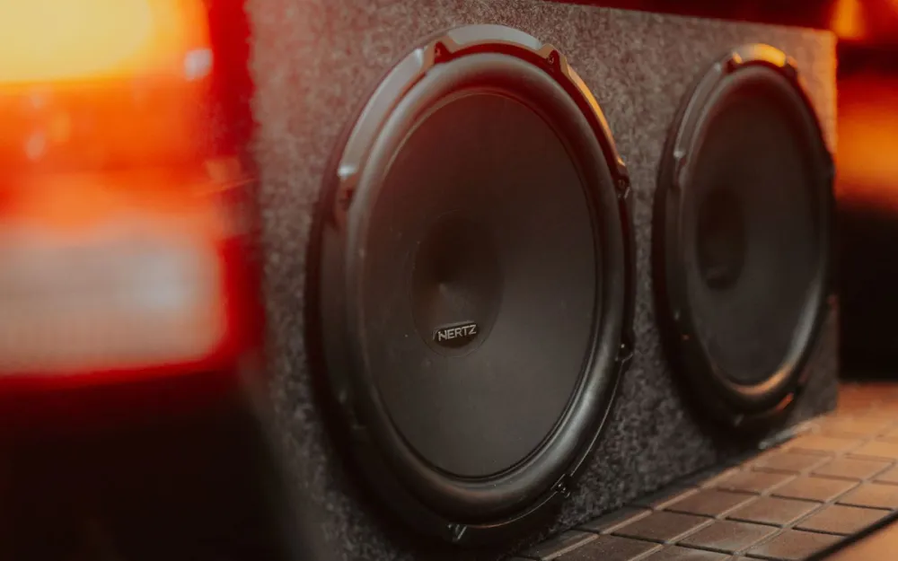 Dengar musik seperti di studio