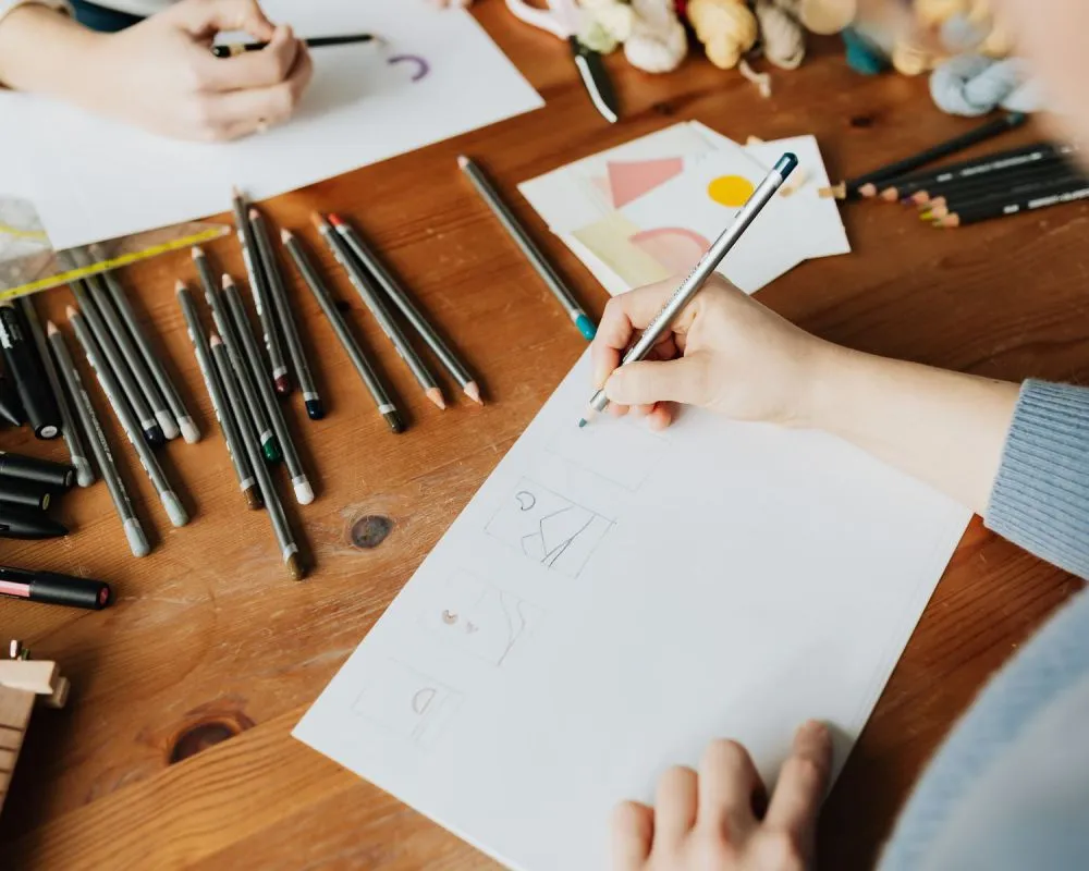 Dari sketsa ke sistem visual