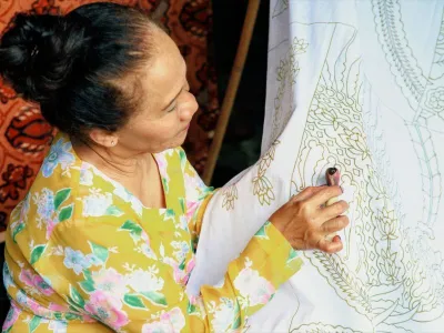 Belajar Membatik