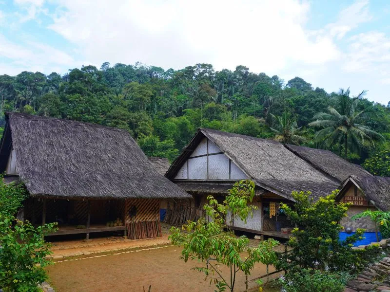 Jelajah Kampung Adat