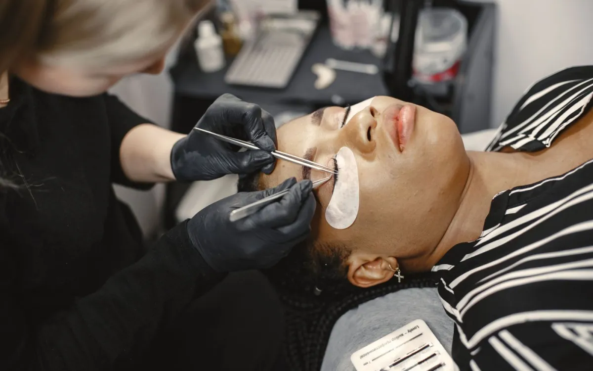 3 pertanyaan yang sering diajukan seputar studio eyelash extension