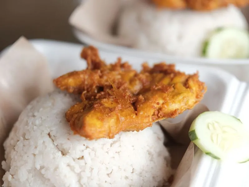 Ayam Penyet Kremes