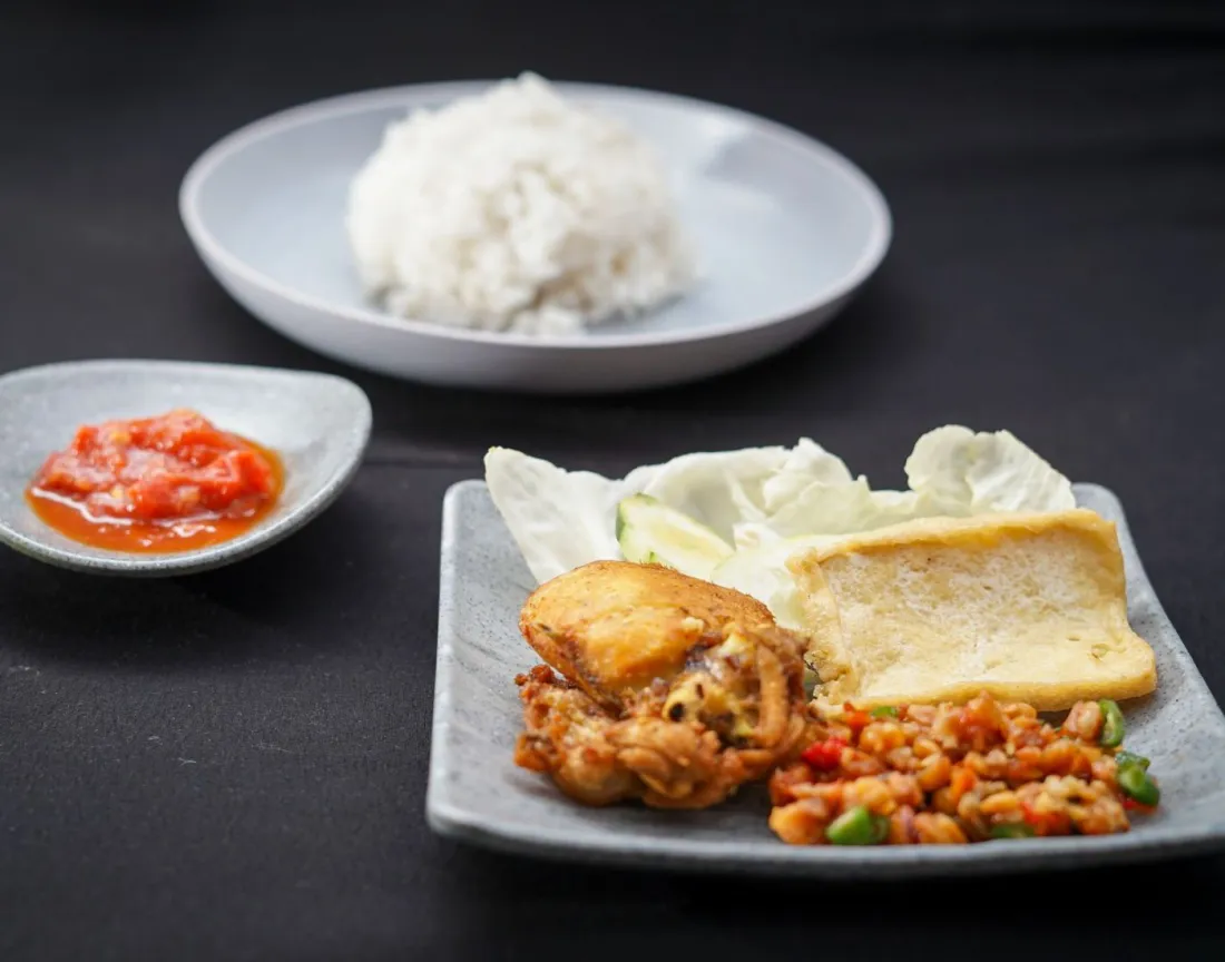 Makan siang ala rumah, tanpa repot masak