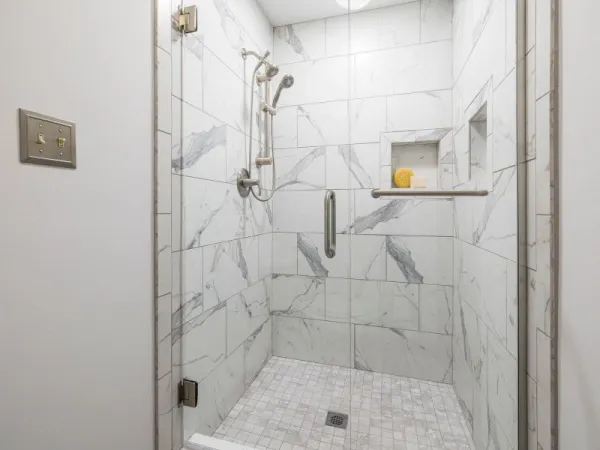 Kamar Mandi Lengkap