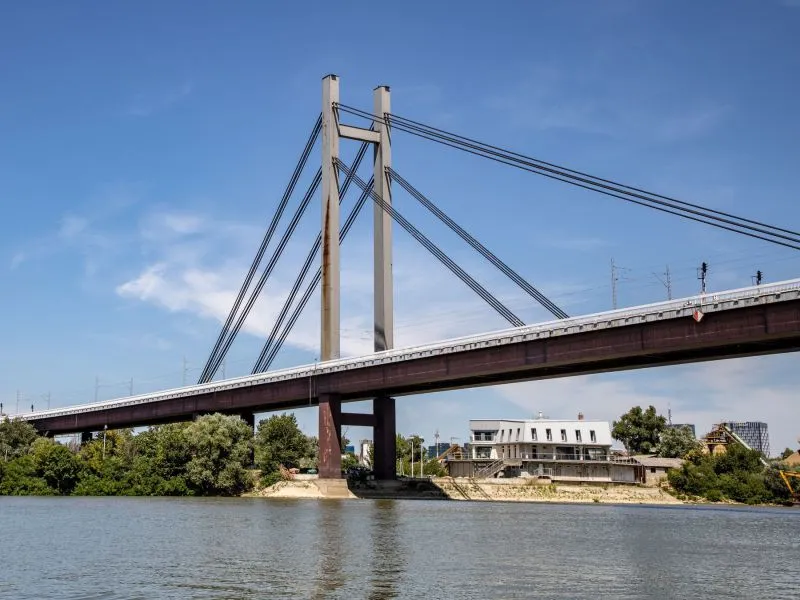 Jembatan Cable Stayed Contoh