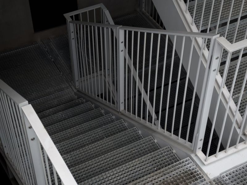 Tangga Besi & Mezzanine