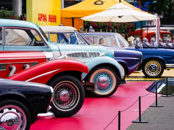 Mobil Pameran Retro