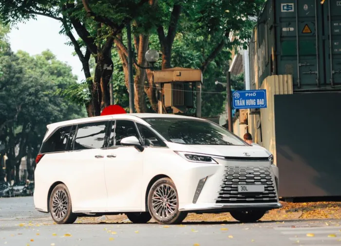 MPV Mewah 2.5 Hybrid