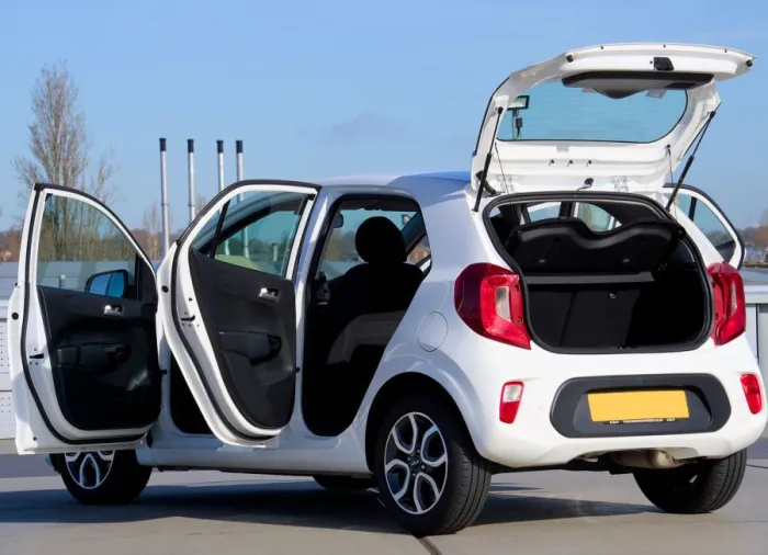 City Car 1.0 AT