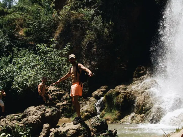 Jelajah Air Terjun Tersembunyi