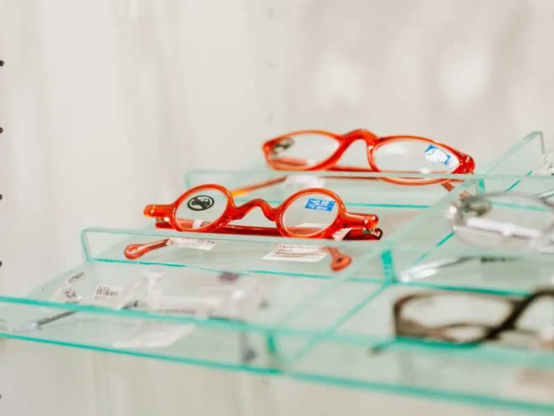 Merah Cat-eye