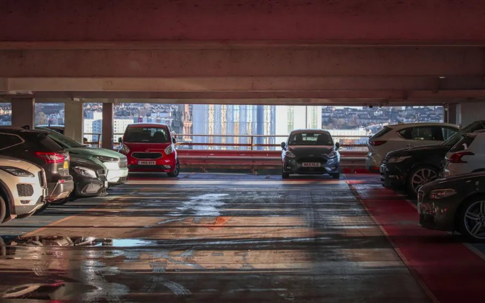 Rumah sempit? Mobil tetap aman