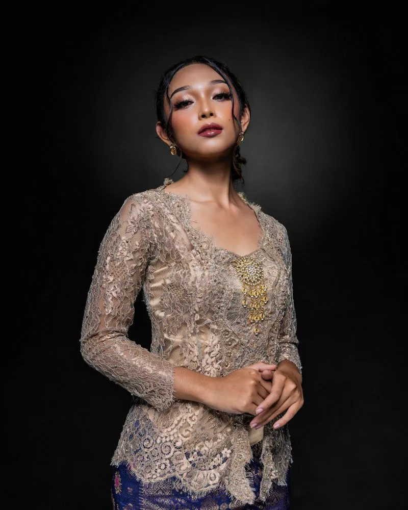 Kebaya & Kebaya Modern