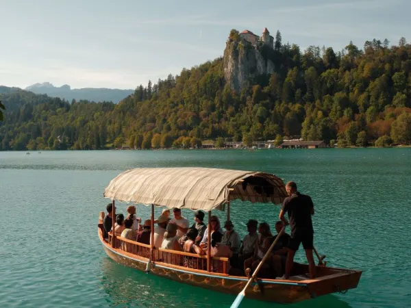 Perahu Atap Teduh