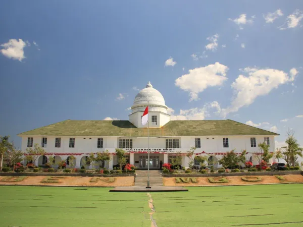 Gedung sekolah 2 lantai