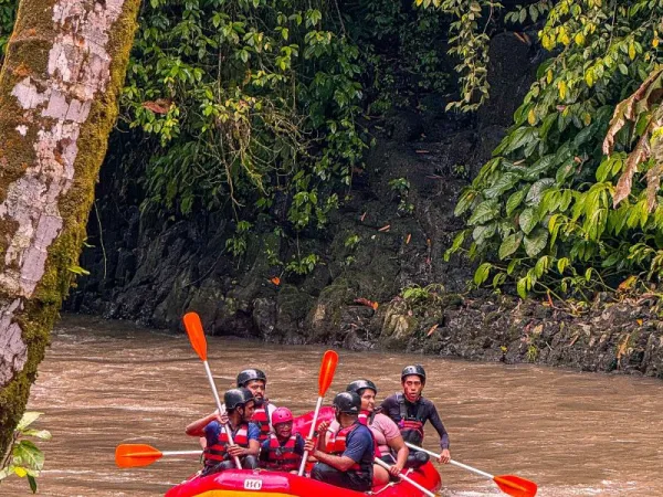 Trek Keluarga