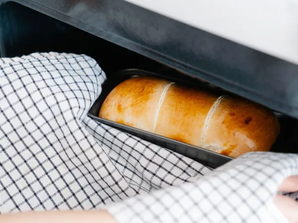 Roti tawar baru matang