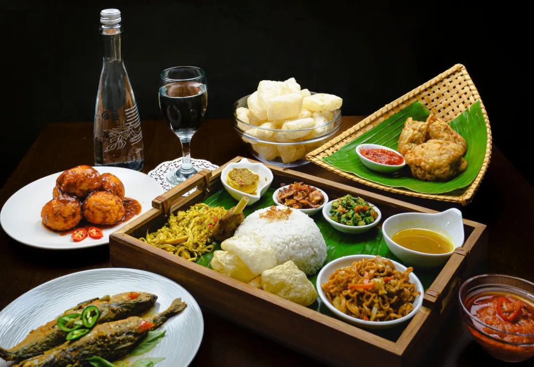Ambil nasi, pilih lauk sesukamu