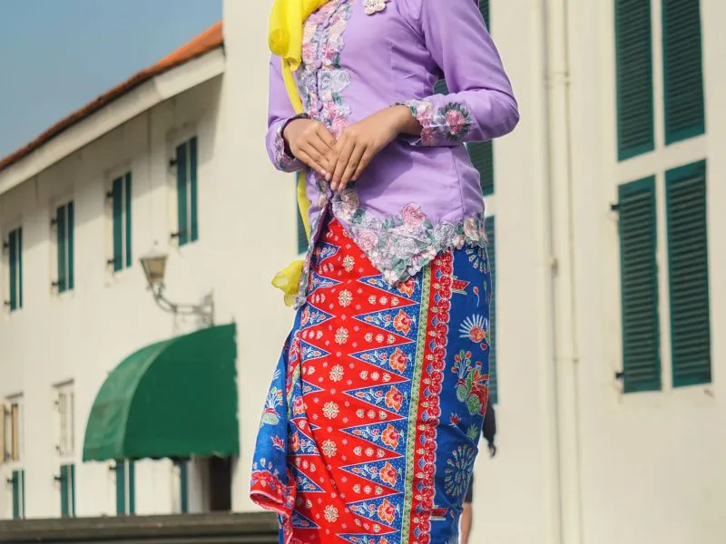 Kebaya Modern Brokat