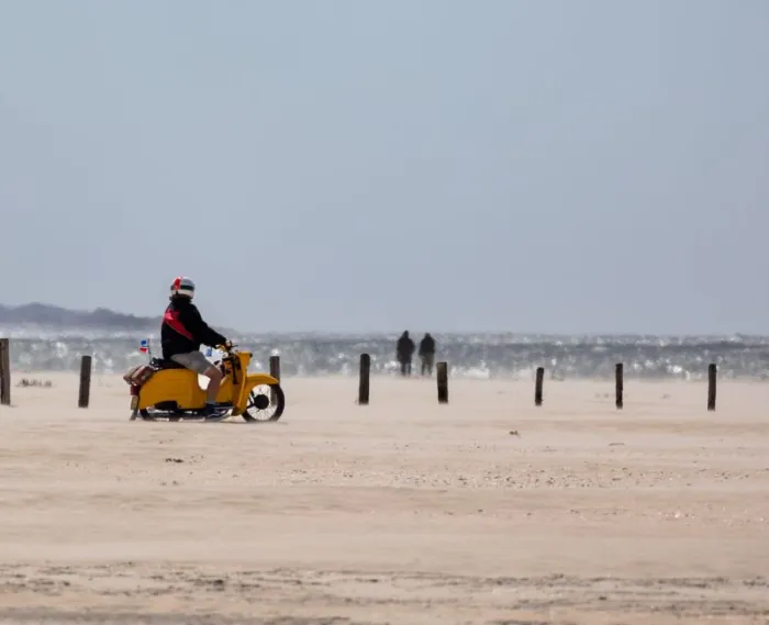 Scooter Pantai Kuning