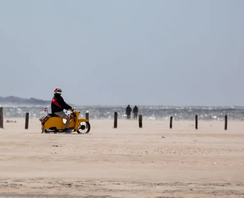 Scooter Pantai Kuning