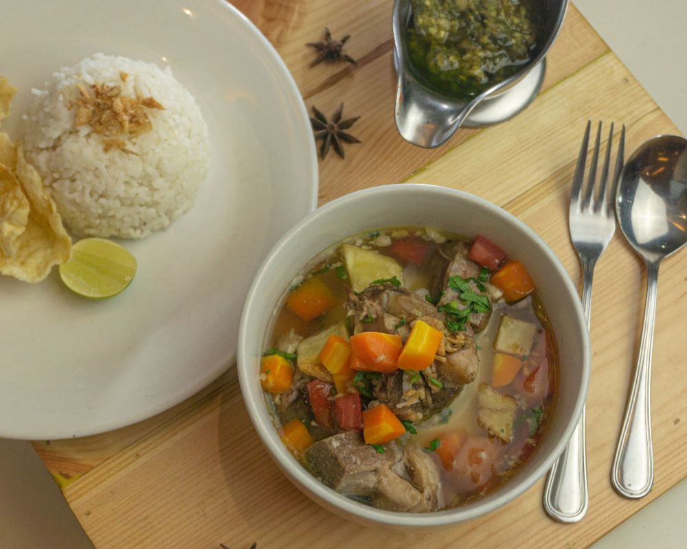 Enam dapur, satu meja