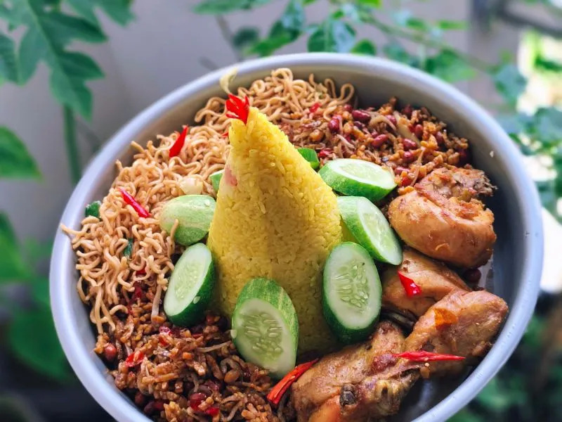 Tumpeng Nasi Uduk