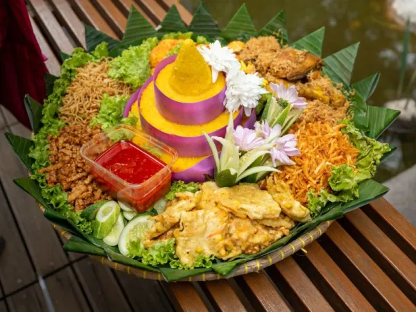 Tumpeng Hias Pesta