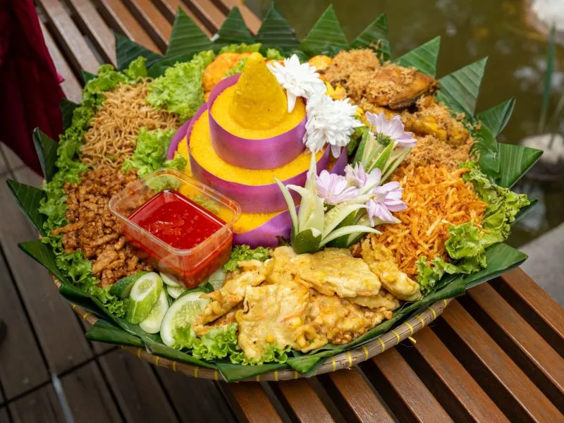Tumpeng Hias Pesta