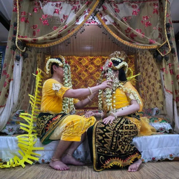 Prosesi adat